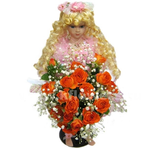 Кукла (50 см) с букетом