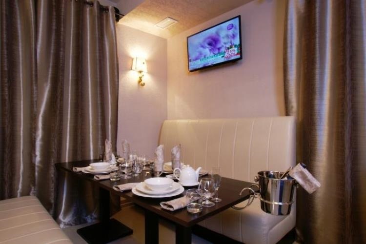 VIP холл в клубе-ресторане для желающих провести вечер в узком кругу