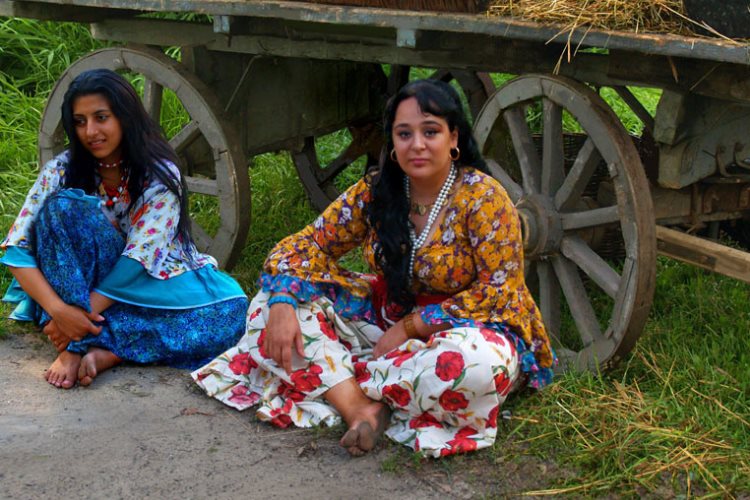 Бесшабашная независимость царит в цыганском эпосе